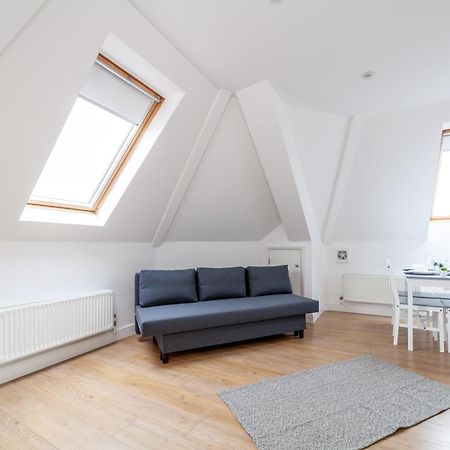 Great 1 Bedroom In Hounslow With Free Parking Abbey Wood エクステリア 写真